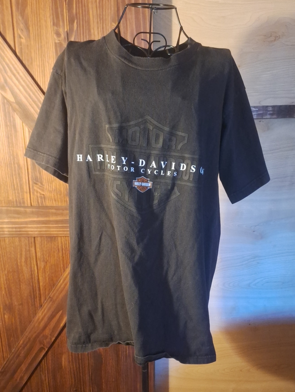 Vintage 2001 Harley-Davidson Black Short Sleeve Logo Tee with Subtle Shield